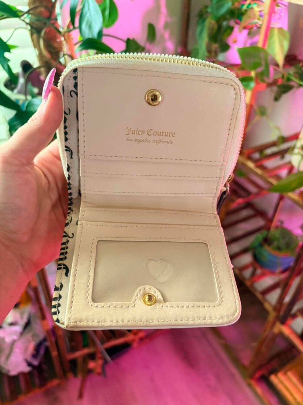 🌈 Juicy Couture Rainbow Logo Zip Around Wallet 🌈 - Picture 4 of 6